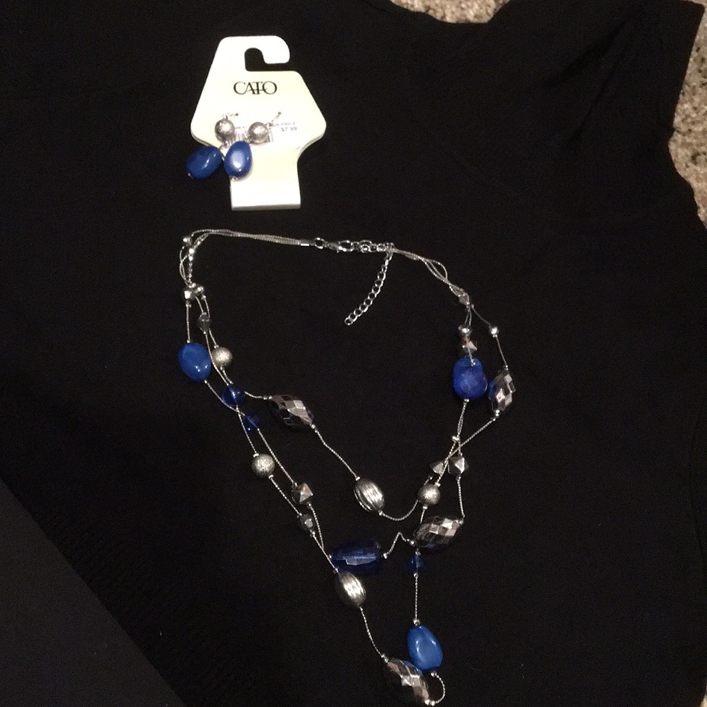 Earrings and necklaces set